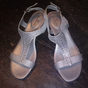 ♡Bandolino small wedge shoes
